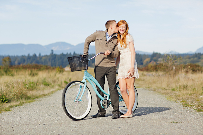 Sneak Peek: A vintage blue bicycle for two | Jen + Patrick