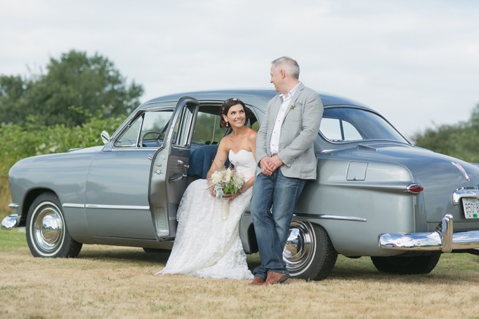 Wedding photos with vintage car