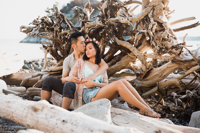 Whytecliff park rustic engagement session